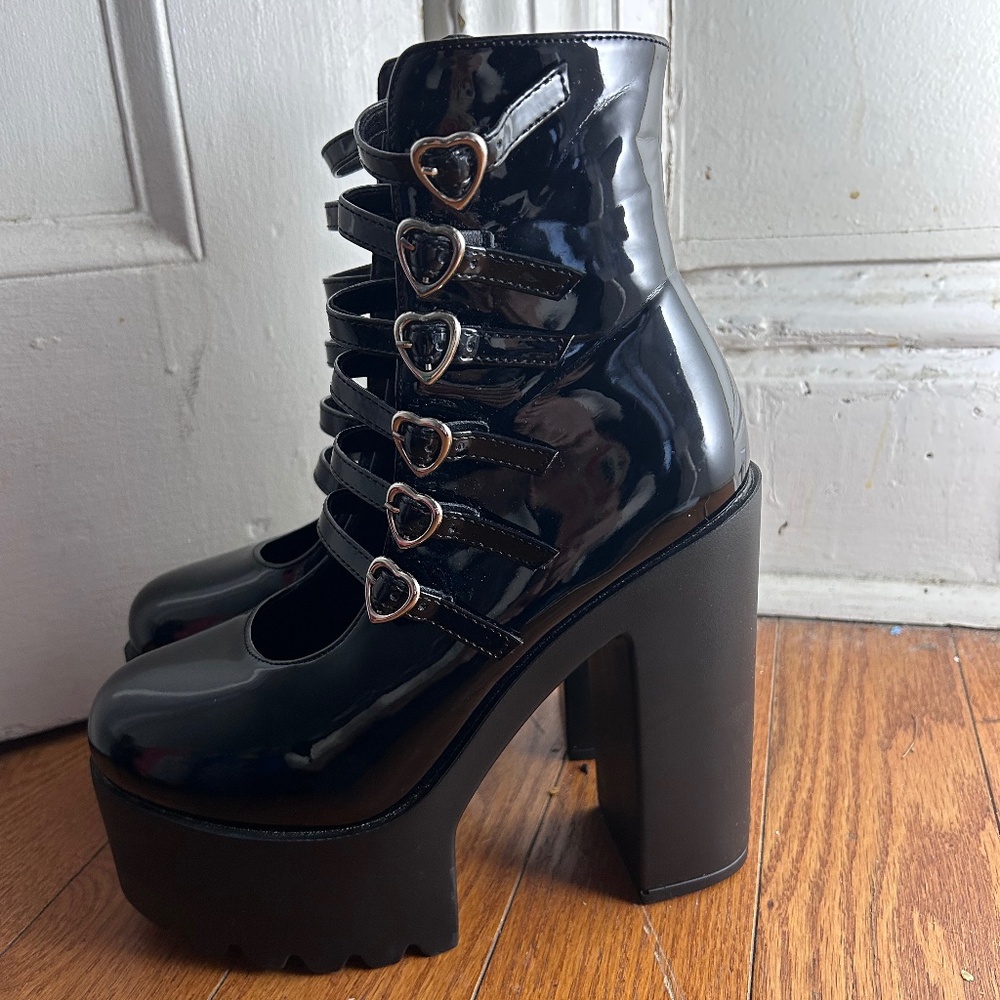 Black Heart Platforms